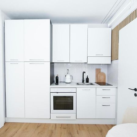 Bright Tiny Studio - Shared Pool & Sauna - Free Parking - Air Condition Muralto Экстерьер фото