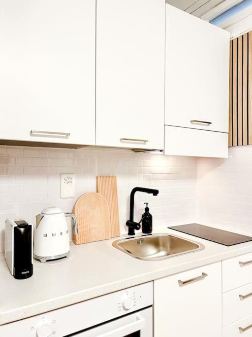 Bright Tiny Studio - Shared Pool & Sauna - Free Parking - Air Condition Muralto Экстерьер фото