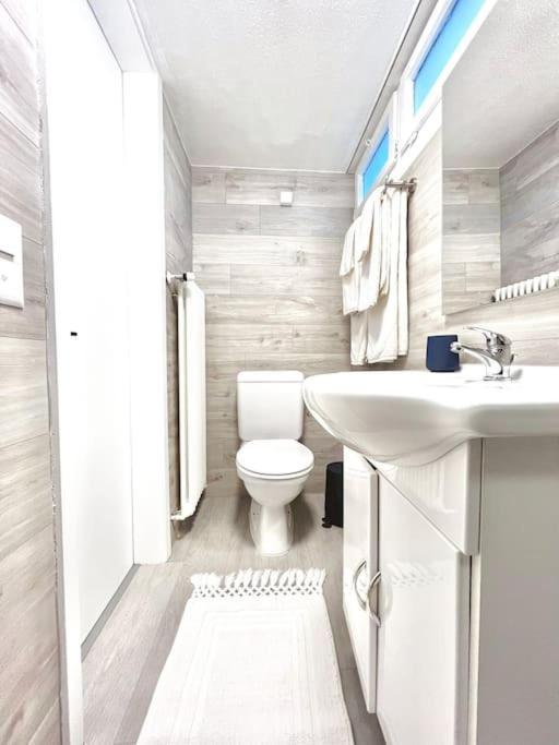 Bright Tiny Studio - Shared Pool & Sauna - Free Parking - Air Condition Muralto Экстерьер фото