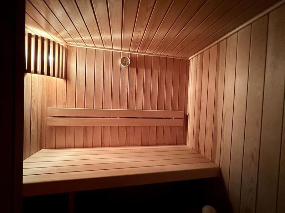 Bright Tiny Studio - Shared Pool & Sauna - Free Parking - Air Condition Muralto Экстерьер фото
